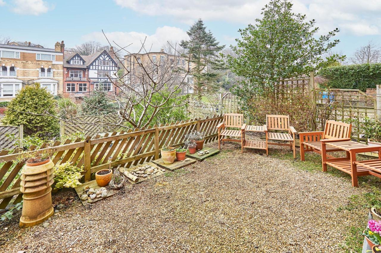 Host & Stay - The Garden Flat Scarborough Esterno foto