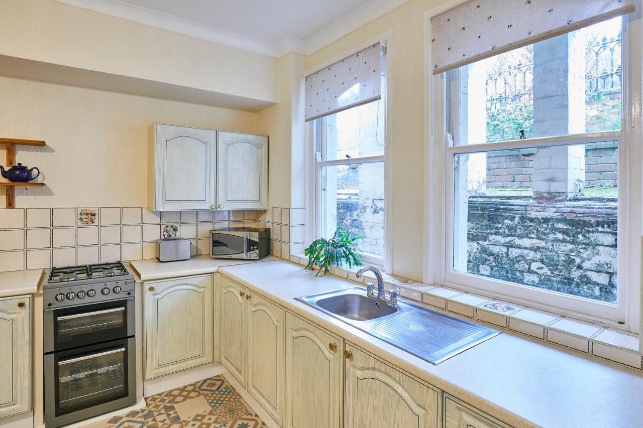 Host & Stay - The Garden Flat Scarborough Esterno foto